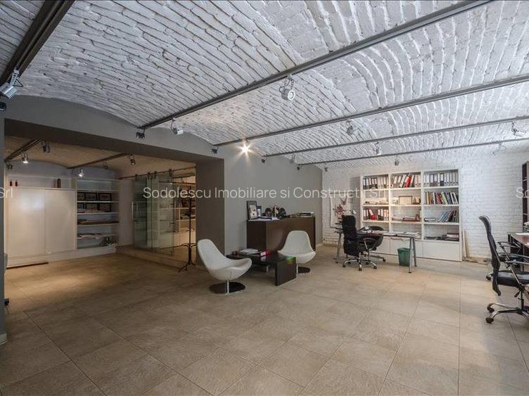 Spatiu pentru birouri in imobil renovat, situat in Piata Unirii - 4