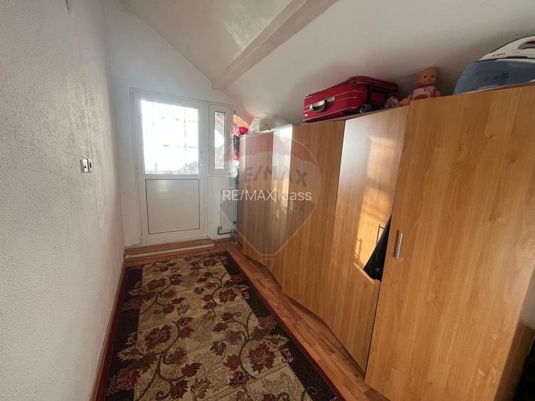 Casa cu 5 camere de vanzare in Priseaca 450 mp teren - 17