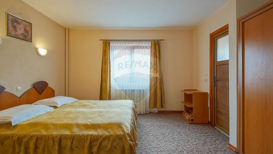 Comision 0 %! Pensiune cu 12 camere de vânzare, str. De Mijloc! - 11