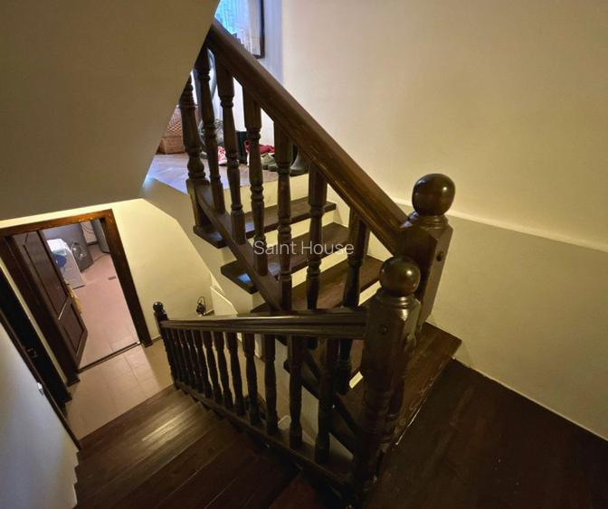 Vilă cu 10 camere P+2E+M 400 M² utili 2800 M² Teren Comandau - 16