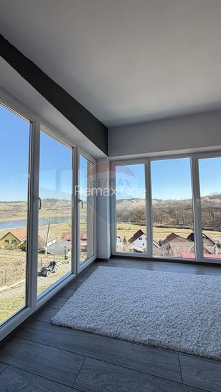 Casă cu vedere spectaculoasă - pentru locuit sau investiție turistică - 11