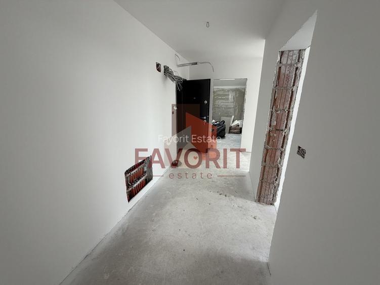 Decomandat. Zona Buziasului. Parcare in curte. - 9