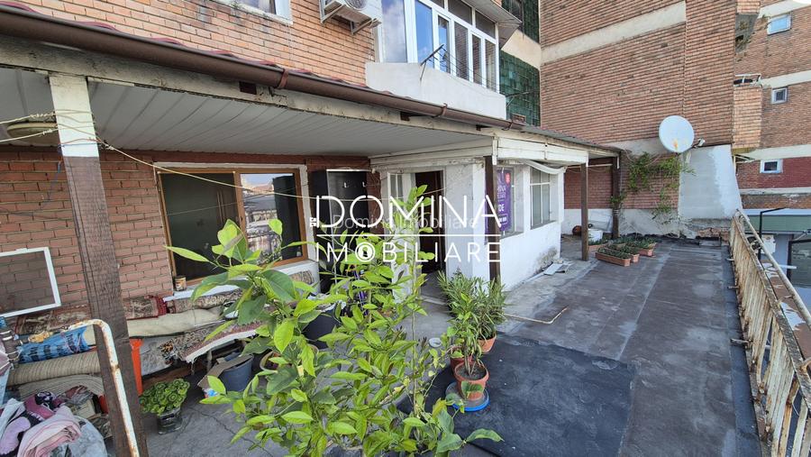 Vânzare apartament 3 camere, etaj 1, situat în Rovinari, strada Minerilor - 4