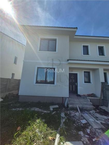 Duplex in spate la Kaufland - 3 dormitoare - bucatarie inchisa - debara - spatii - 3