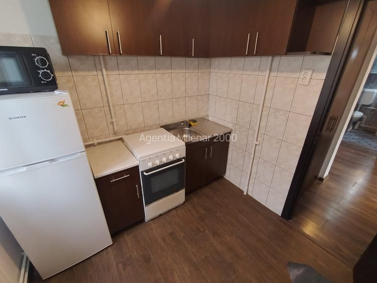 Lângă facultatea Medicină si Punctele Cardinale-pe frumosul bulevard TakeIonescu - 18