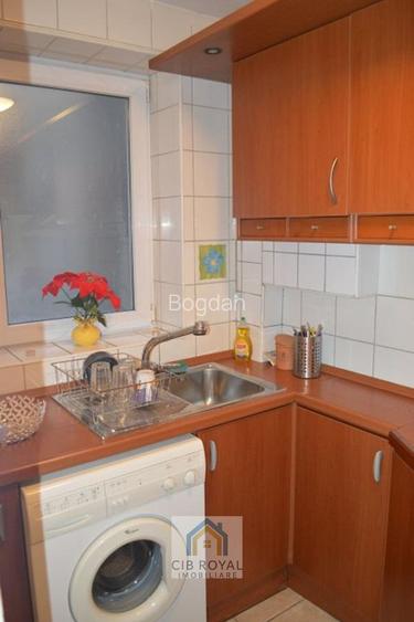 Inchiriez apt. ULTRACENTRAL 2 cam. zona Sala Palatului-Ateneu, Str. Stirbei Voda - 11