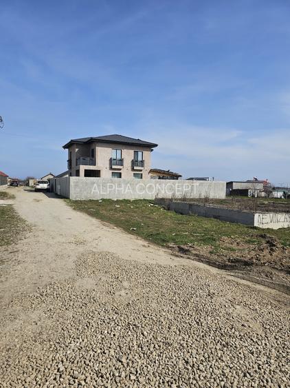 TEREN CU PRIOECT P+1E 420 mp  - LAZU - 3