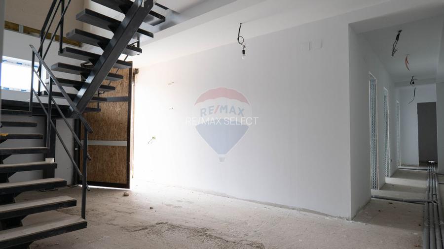 Hala de închiriat 1.800 mp cu teren 5.000 mp - Acces rapid la centura - 9