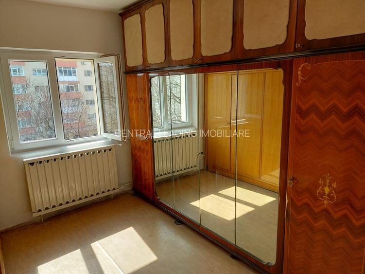 Vitan Mall strada Rarau - 14