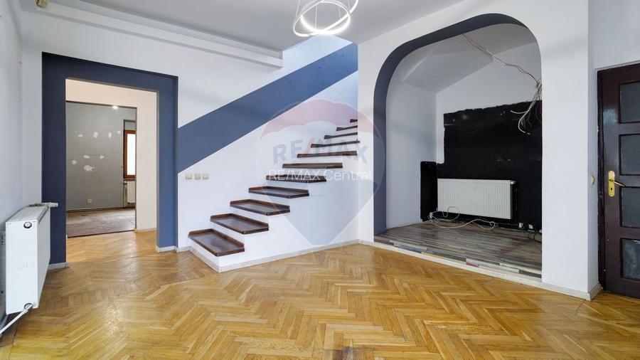 Casă / Vilă cu 9 camere de închiriat în zona Centrul Civic! - 2