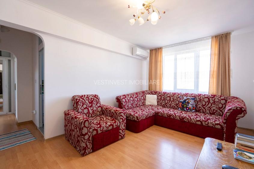 Apartament 3 camere, 2 bai, Nufarul , etaj intermediar - 4