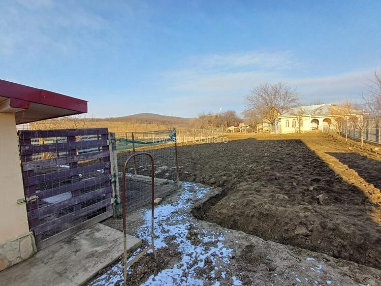 CASA CU 4 CAMERE , BECI SI GARAJ , 825MP TEREN , VOINESTI  - 9