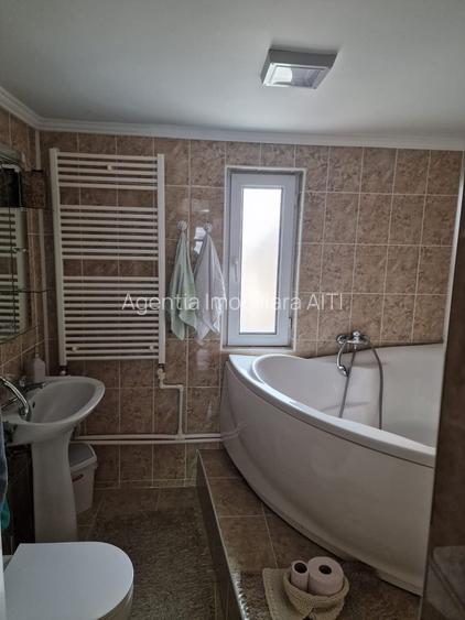 De Inchiriat Casă 3 camere +dependințe situată in cartierul Obcini - 12