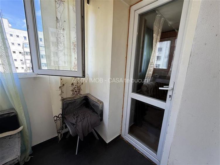 Titan- statuie Salajan,3 camere ,decomandat ,etaj 8. - 2