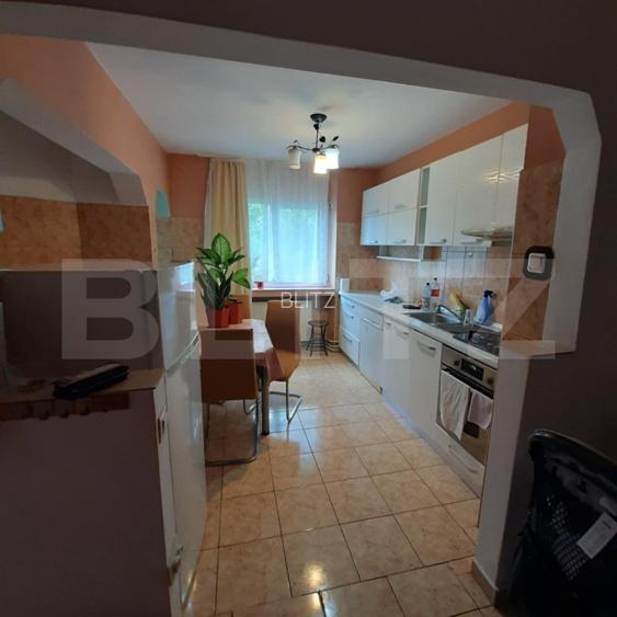 Apartament de vanzare, cu 3 camere, 70 mp, zona M16 - 2