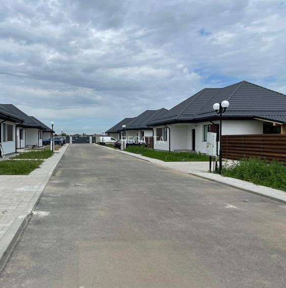 VILA PE PARTER CU MANSARDA - 500 mp TEREN in CORBEANCA - 10