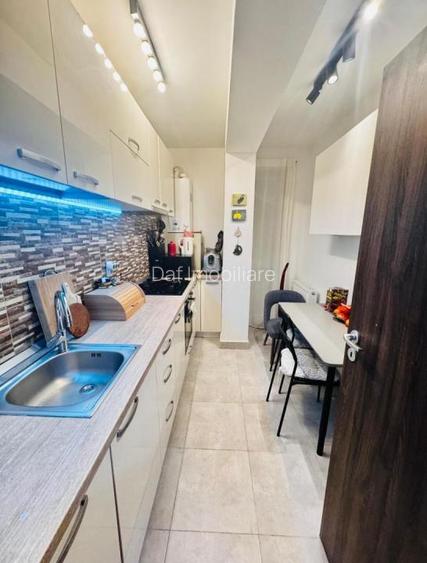 115000 euro - 2camere-55mp- decomandata-centrala proprie-metrou - 3