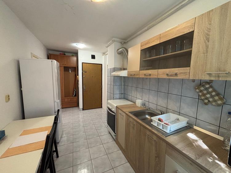 Apartament 3 camere,zona Medicina