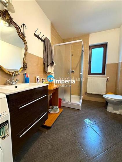 Casa 8 camere, 3 bai, canalizare, 300 teren Tineretului  Lunca Cetatuii - 5