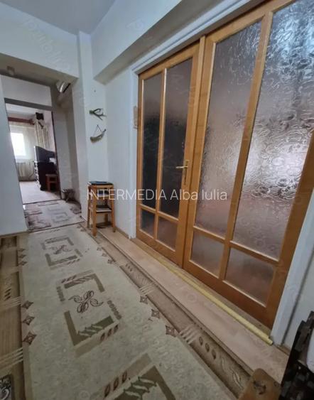 DE VANZARE I APARTAMENT 3 CAMERE I DECOMANDAT I ETAJ 1 I CENTRU I 73 MP I - 4