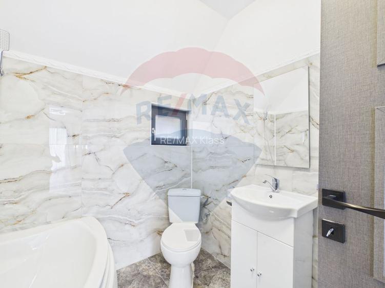 Casă / Vilă cu 5 camere de vânzare - 38