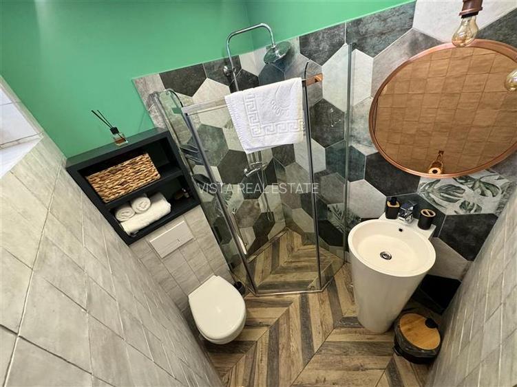 Afacere regim hotelier, doua unitati,  zona Piata Unirii-Brasov - 8