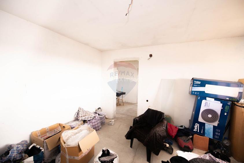 Casa individuala cu 6 camere de vanzare Singureni - 1
