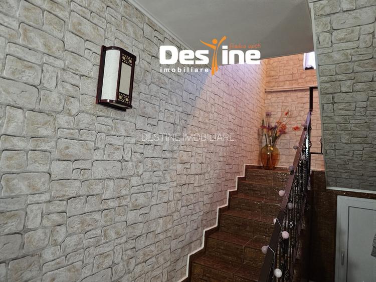 Casa cu etaj si mansarda, 7.200 mp teren, in comuna Probota  - 13