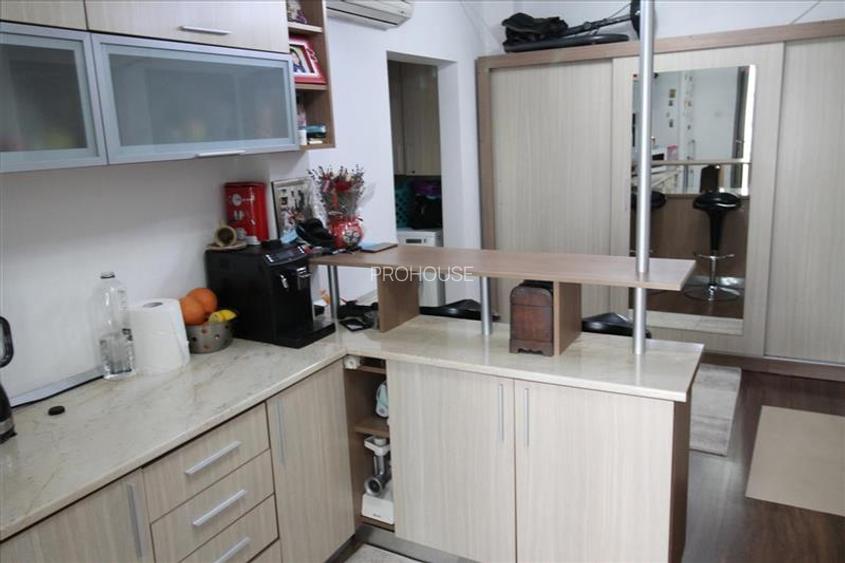 Zona Martir Closca - 2 camere decomandate - 8