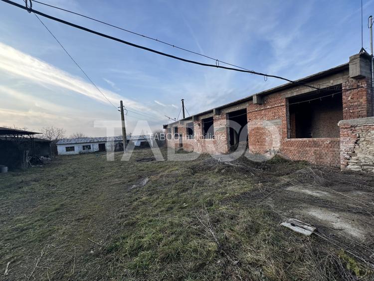 Spatiu industrial 5030 mp cu toate utilitatile acces auto Sat Sercaia - 3