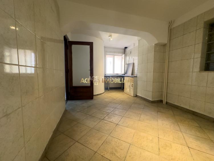 Casa de vanzare | Banu Manta | 7 Camere | 2 Parcari | 310 MP | Renovat - 17