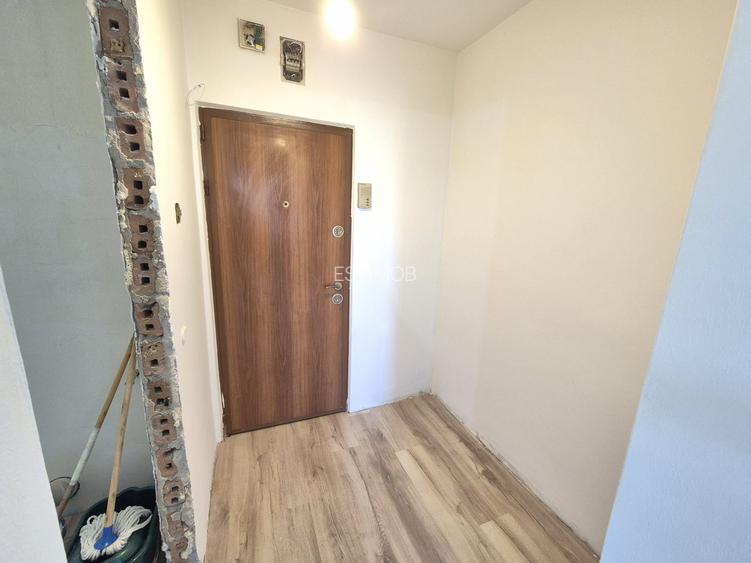 Vanzare garsoniera  zona Astra Str.Soarelui etajul 4 din 9 bloc cu 2 lifturi - 9