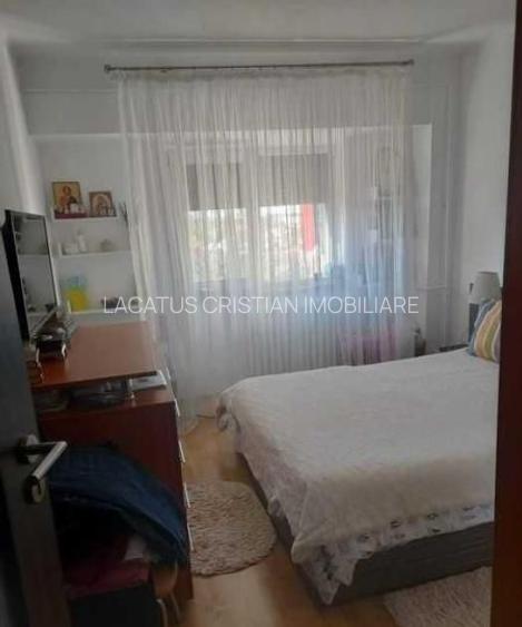 APARTAMENT 3 CAMERE DECOMANDAT CONFORT 0 ZONA TROCADERO - 3