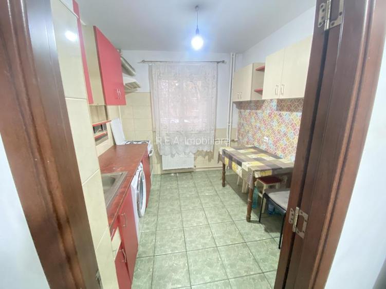 4 Camere Bloc Reabilitat Zona Ghencea - 9