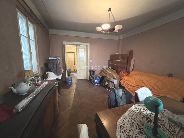 Vila P+ Et 1, Marasesti stradal - 6