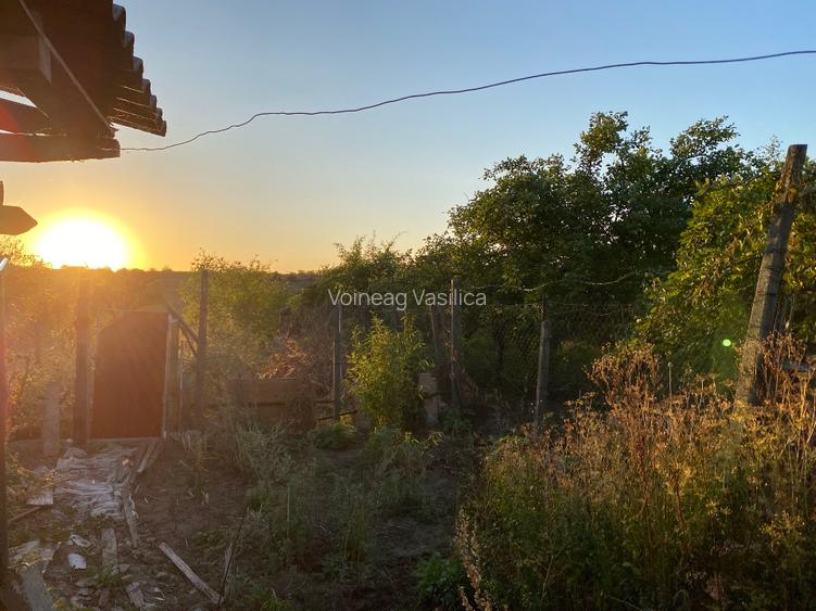 Teren+casa. Vând teren(aprox 2400mp, într-o singură parcela) și casa (49mp), cu. - 3