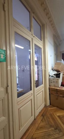 Noblețe Arhitecturală și Oază Verde: O Moștenire Vie cu Grădină Privată - 10