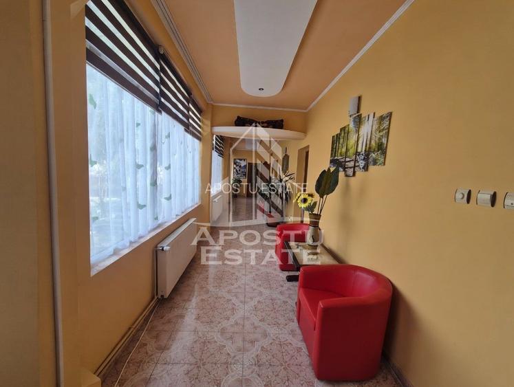 Casă spațioasă cu 2 locuințe și teren generos de 5.755 mp în Șandra - 5