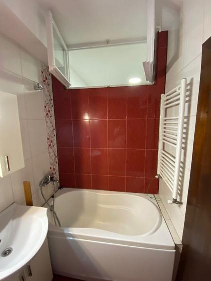 Take Ionescu, apartamet spatios cu parcare in curte