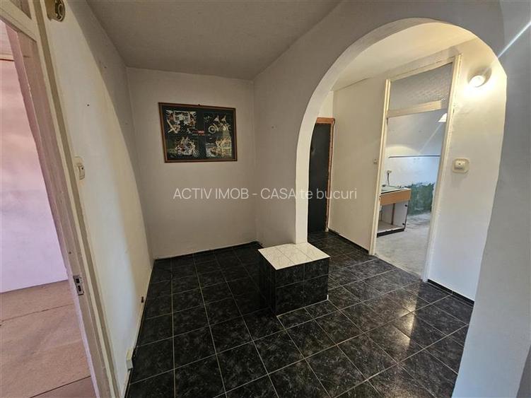 Resita, 3 Cam. Dec., Micro 4 - 27