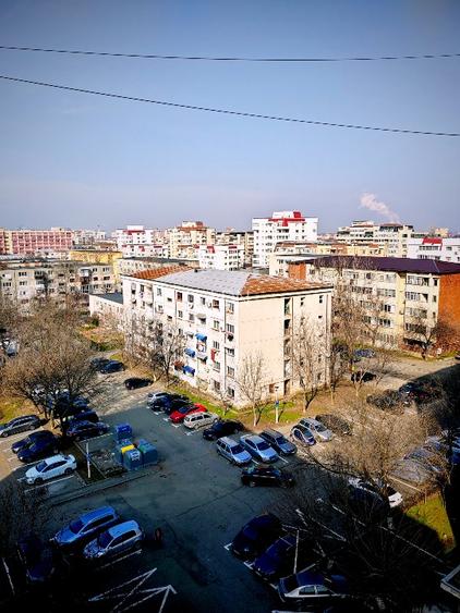 Proprietar vand garsoniera la etaj intermediar  - 7