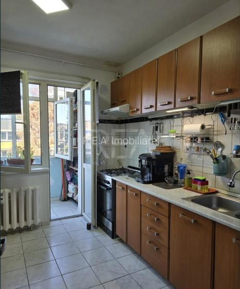 3 camere, 4/4, bloc 1981, anvelopat-Gorjului - 7