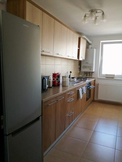 De închiriat apartament 2 camere, Urban Coresi Brașov, parcare + boxa - 3