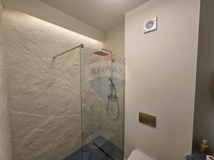 Apartament de lux, cu loc de parcare, langa Universitate