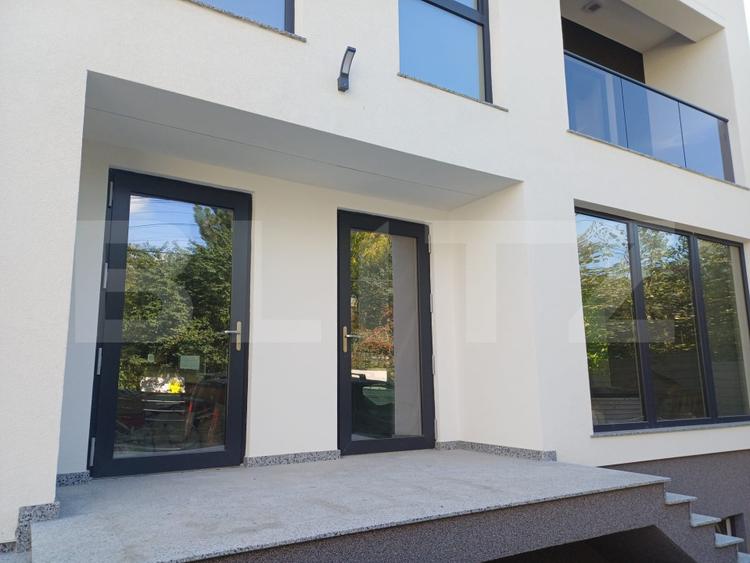 Spatiu comercial, 268.50 mp, zona Areni