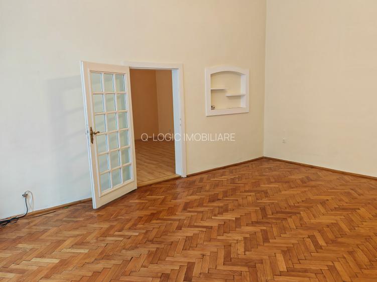 Apartament 3 camere liber la vanzare zona Piata Sfatului - 3