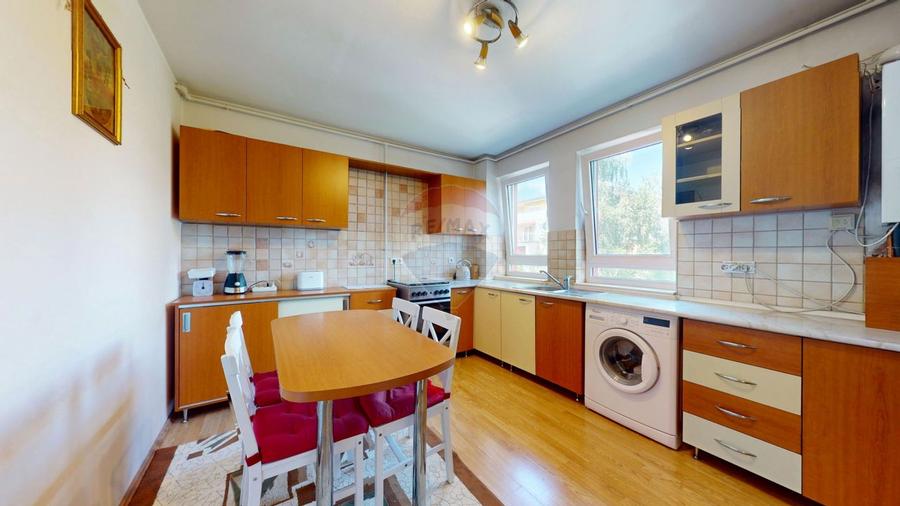 Apartament cu suprafata generoasa de închiriat