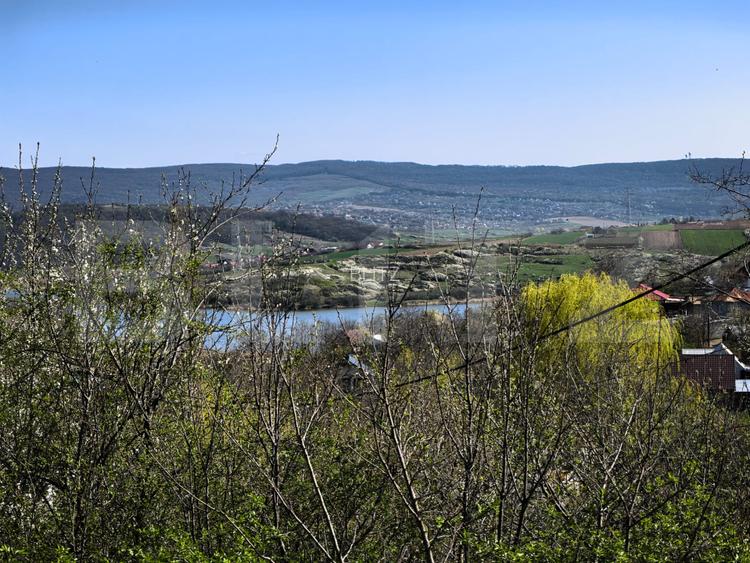 Casă 3 camere si beci, nouă 2026 – parter, vedere superbă la lacul Ciurbesti - 5