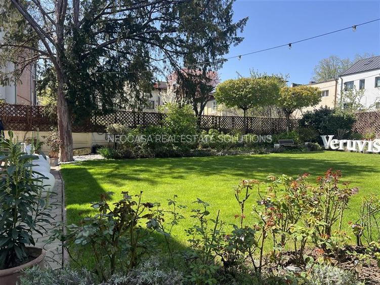 Vila reprezentativa la 2 minute de Arcul de Triumf | Curte superba - 4