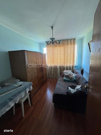 Apartament 3 camere. Centrala proprie. Bld. Brancoveanu. Zona Covasna. - 4
